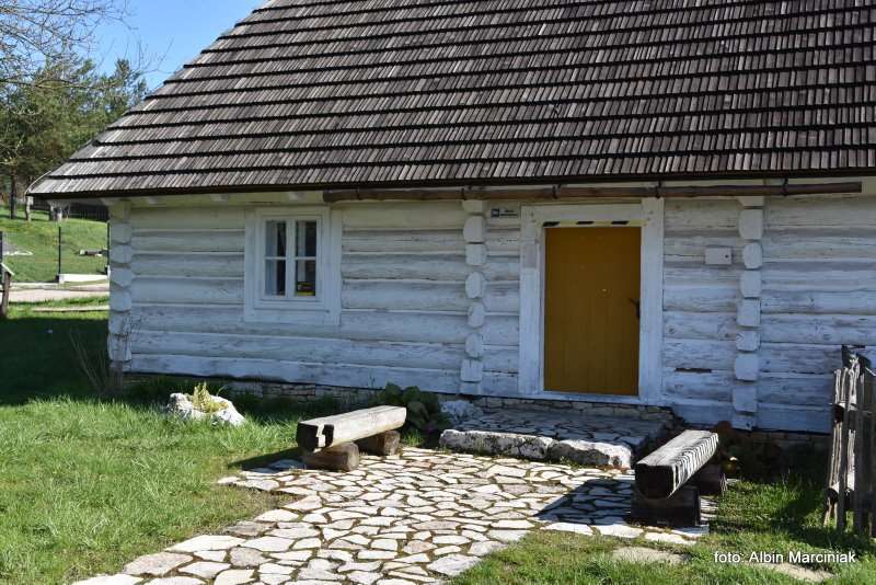 Zabytkowa drewniana Chata Kocjana skansen w Rabsztynie kolo Olkusza Malopolska 8