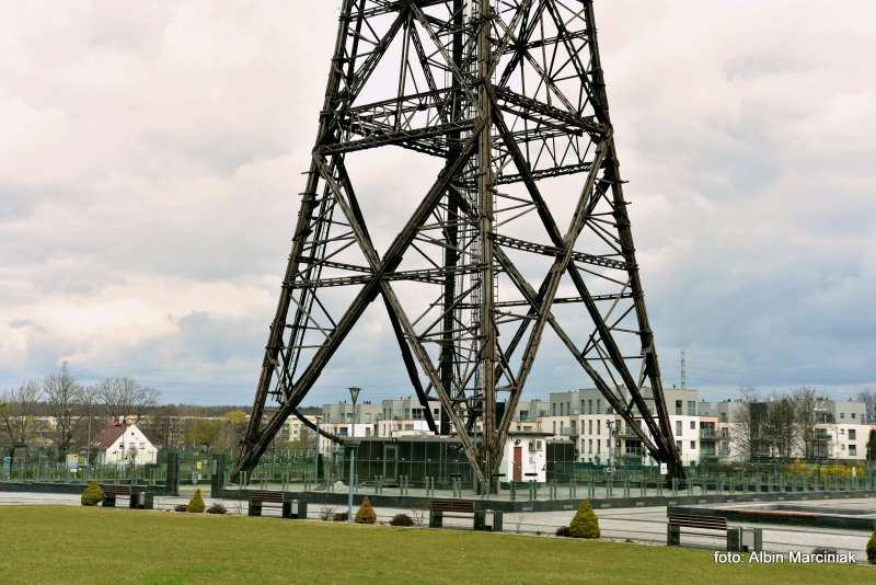 Radiostacja Gliwicka najwyzsza konstrukcja z drewna w Europie 9