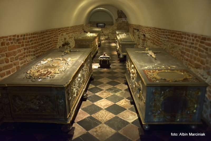Sarkofagi w Krypcie Zygmuntowskiej