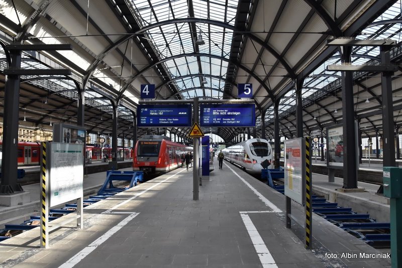 dworzec_kolejowy_Wiesbaden.JPG