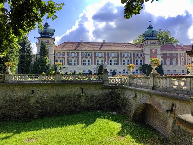 Zamek w Łańcucie - obecnie zespół pałacowo - parkowy w stylu angielskim