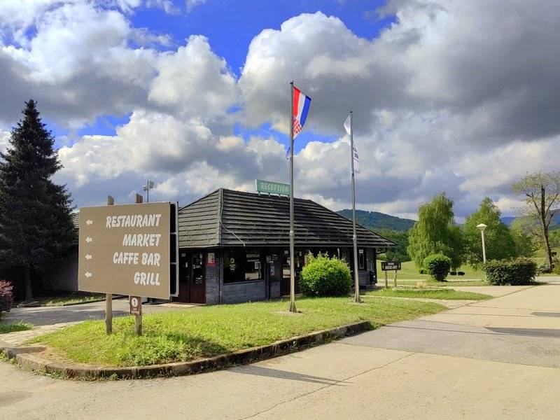 Camping Korana jeden z najpiękniejszych kempingów w kontynentalnej Chorwacji