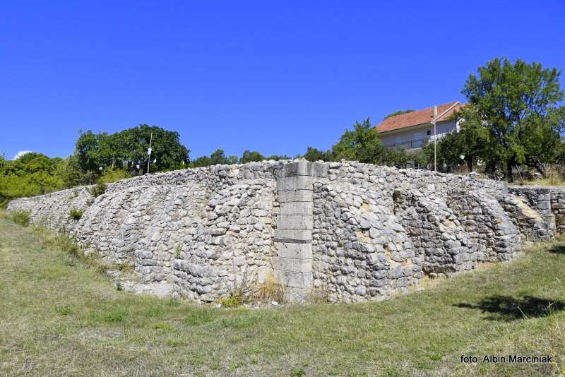 Miejscowość Trilj pozostałości rzymskich koszar Tilurium Chorwacja 10