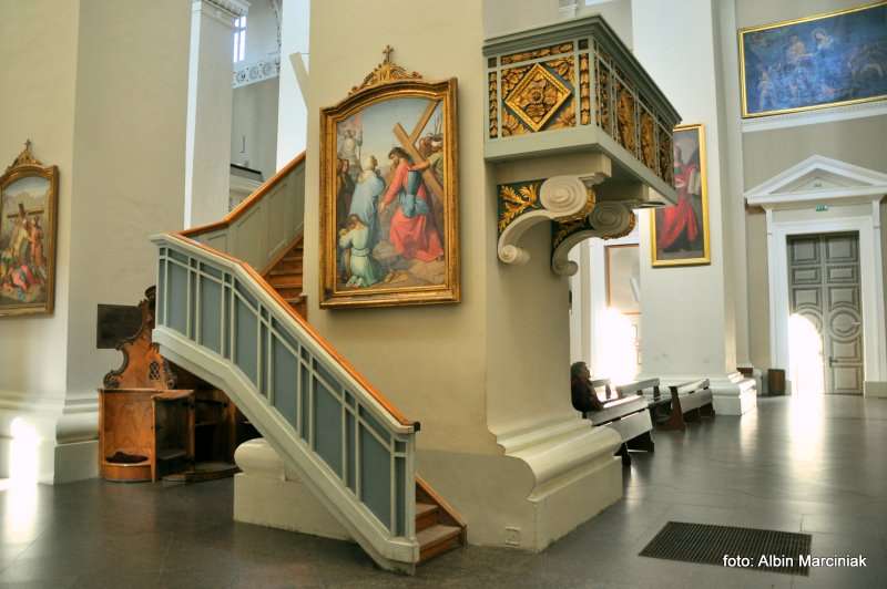 Bazylika archikatedralna w Wilnie na Litwie 12