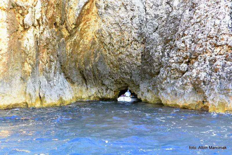 Blekitna Jaskinia Wyspa Vis Geopark Archipelag Viski Chorwacja UNESCO 3