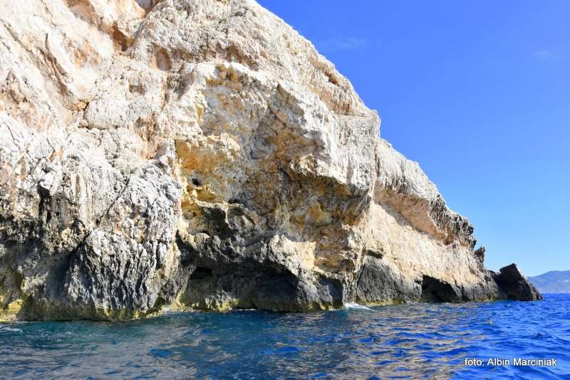 Blekitna Jaskinia Wyspa Vis Geopark Archipelag Viski Chorwacja UNESCO 4a