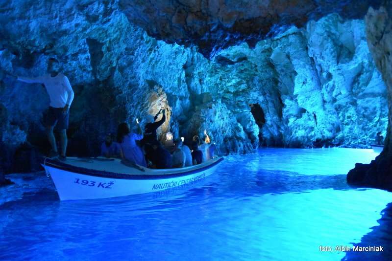 Blekitna Jaskinia Wyspa Vis Geopark Archipelag Viski Chorwacja UNESCO 6