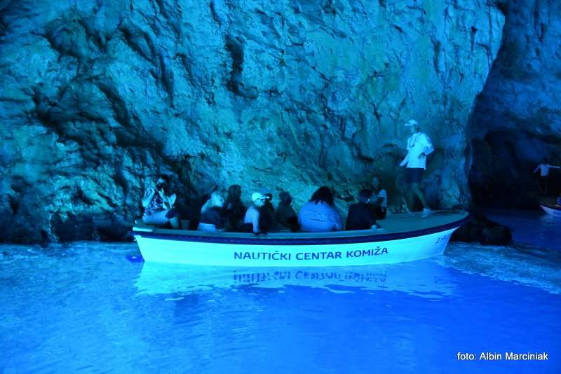Blekitna Jaskinia Wyspa Vis Geopark Archipelag Viski Chorwacja UNESCO 7