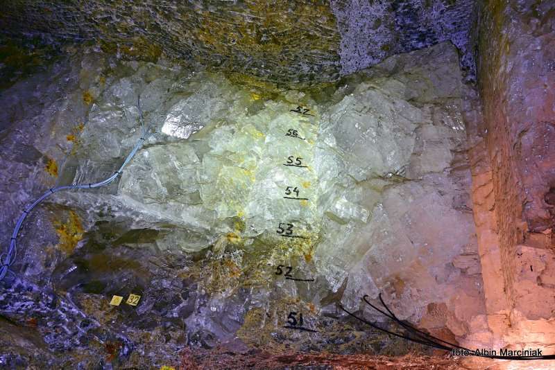 Wieliczka krysztaly soli kamiennej w Grocie Krysztalowej rezerwat przyrody 26 Fotor
