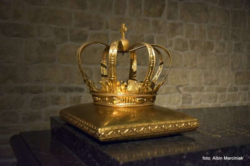 korona na krypcie Króla Jana III Sobieskiego
