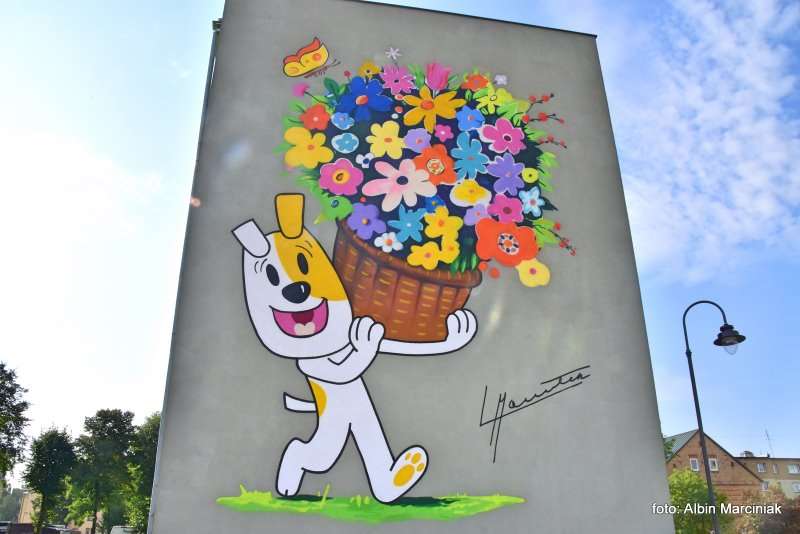 Suwalki miasto murale na kamienicach 3