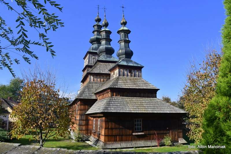 Cerkiew grekokatolicka Owczary Unesco Malopolska Polska zabytkowy kosciol drewniany 16