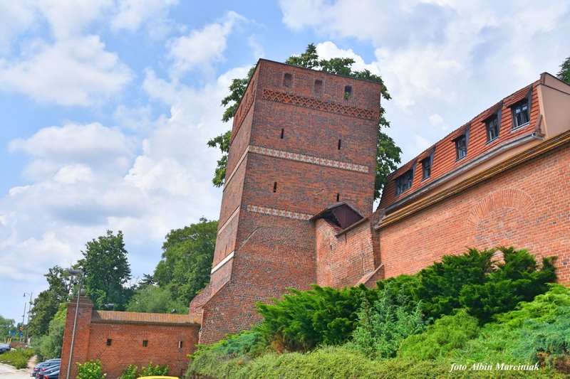 Torun krzywa wieża