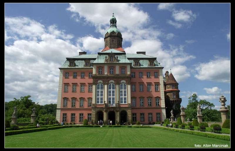 http://www.klubpodroznikow.com/images/stories/relacje/zamek_ksiaz/DSCF55470016.jpg